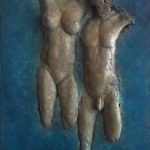 De Terre et d'Eau nest une sculpture en bronze à patine bleue nuancée et couleur terre. On y voit représenté un homme et une femme côte à côte, se regardant et flottant dans l'eau. Cette sculpture de Guillaume Werle est une pièce unique.